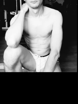 OnlyFans cuenta robbiewho header 2