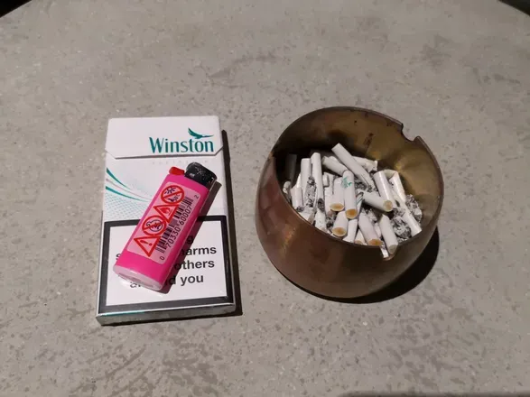 OnlyFans account  smokingvalerie header 2