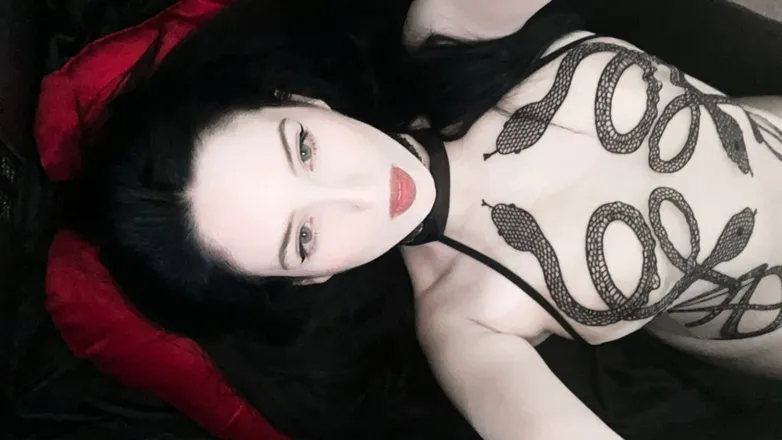 OnlyFans cuenta vampnextdoor header 2