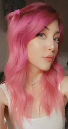 OnlyFans cuenta momokittie avatar 1
