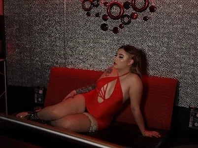 OnlyFans cuenta cinnabone header 2