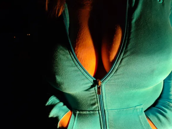 OnlyFans account  onlybootyqueen header 2