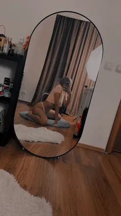 OnlyFans account  muna_fida header 2