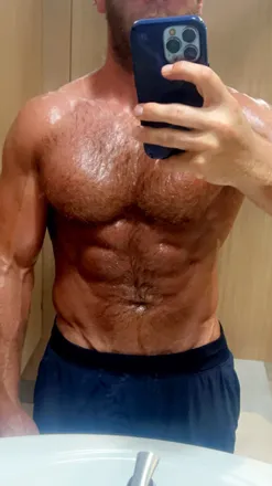 OnlyFans cuenta johnnie94 header 2