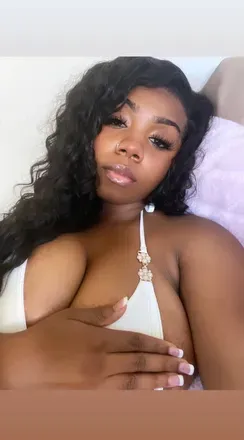 OnlyFans cuenta yayasojuicy avatar 1