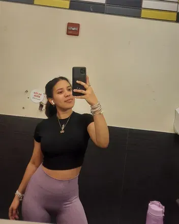 OnlyFans account  sarha.s avatar 1