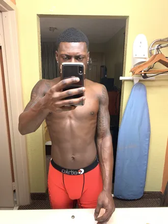 OnlyFans cuenta jovannybravo header 1