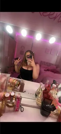 OnlyFans cuenta sarachanel1 header 2