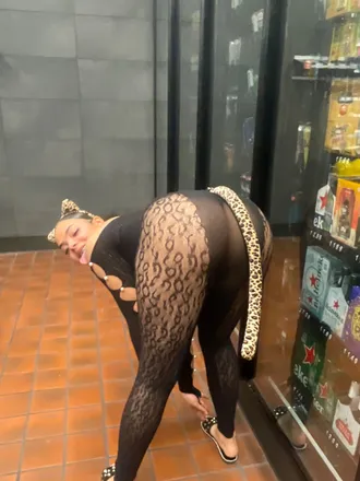 OnlyFans cuenta theycallmehoneyyy header 2