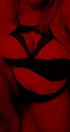OnlyFans of bellaellisa