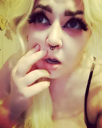 OnlyFans cuenta pebbypebbles header 2