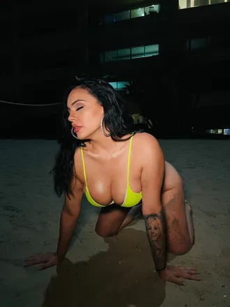 OnlyFans cuenta lakarii header 2