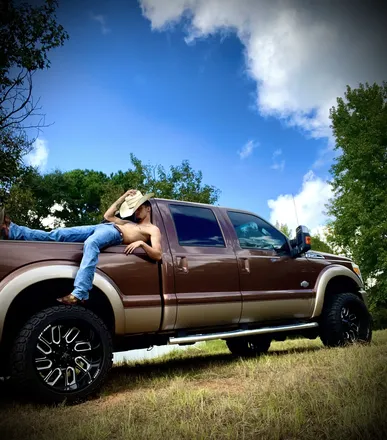 OnlyFans account  lilcowboy5075 header 2