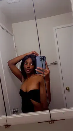 OnlyFans account  piinkstrt avatar 1