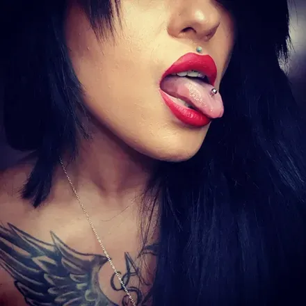 OnlyFans account  morenitaa_hot31 header 2