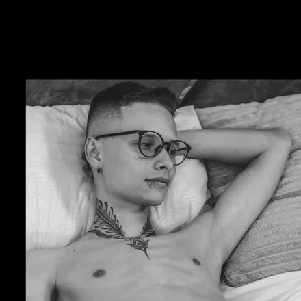 OnlyFans cuenta kyle04000 header 2