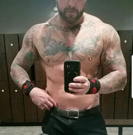 OnlyFans cuenta slyjames header 2