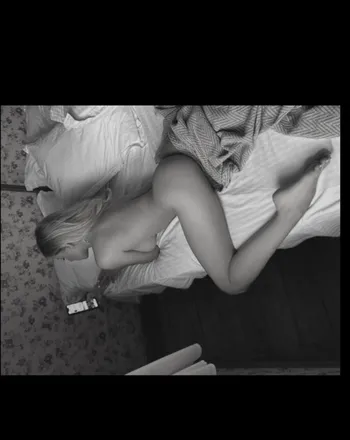 OnlyFans cuenta shy_josefin header 2