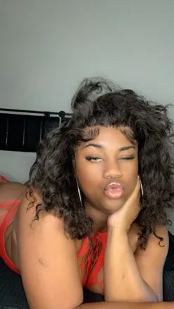OnlyFans cuenta goddessnue header 2
