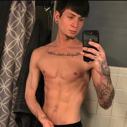 OnlyFans cuenta kylermartino avatar 1