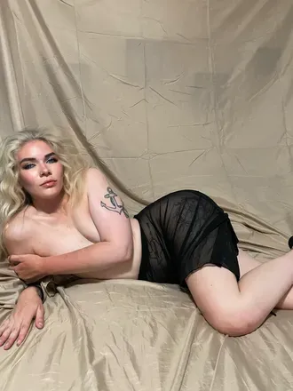 OnlyFans cuenta snowflakelauren header 1