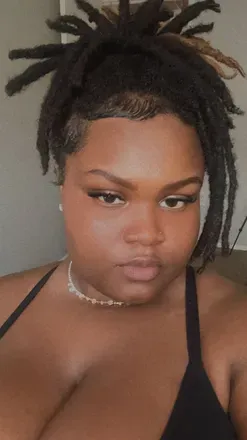 OnlyFans account  qweenleece avatar 1