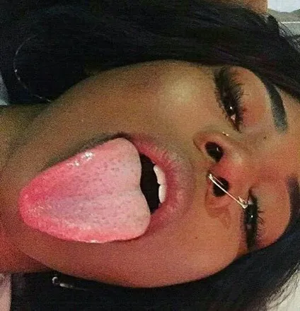 OnlyFans cuenta karenminajesty header 2