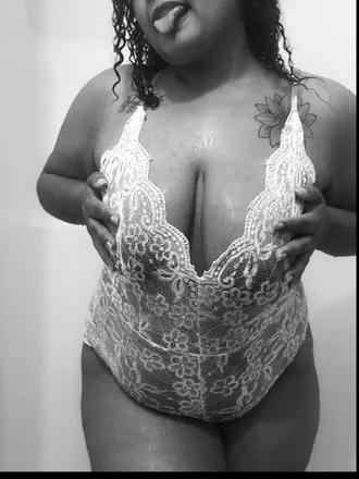 OnlyFans account  mahoganypeaches header 2