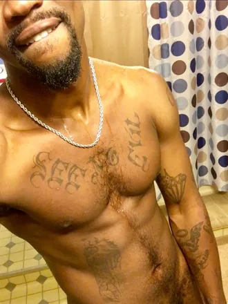OnlyFans cuenta cornelus header 2