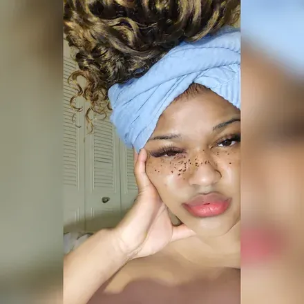 OnlyFans cuenta lipsofnefertiti header 2