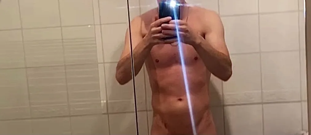 OnlyFans cuenta yourboytee header 2