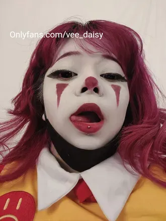 OnlyFans account  vee_daisy avatar 1