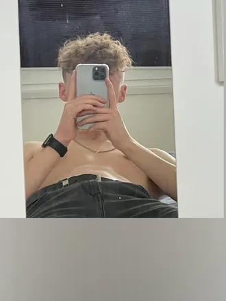 OnlyFans account  youngitzzmee header 2