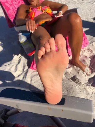 OnlyFans cuenta abbyrosesexyfeet header 2