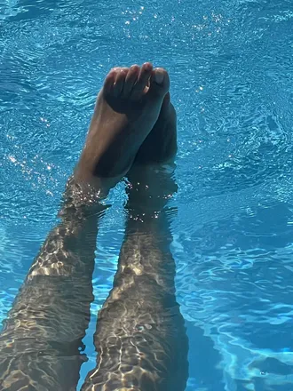 OnlyFans cuenta spottedfeet header 2