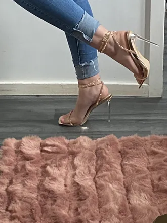 OnlyFans cuenta feetfetishfaye header 2
