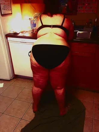 OnlyFans cuenta queenfreakmom2.0 avatar 1