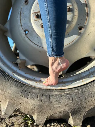 OnlyFans account  bellasfeetgun avatar 1