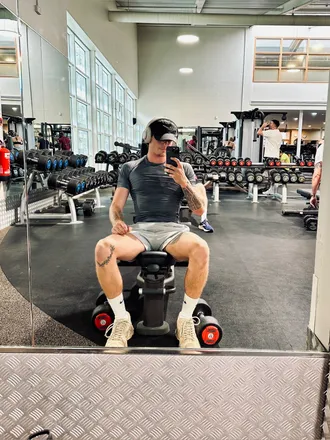OnlyFans cuenta younghungbro header 2