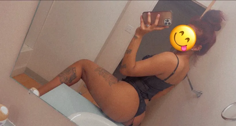 OnlyFans cuenta queenru555 header 2