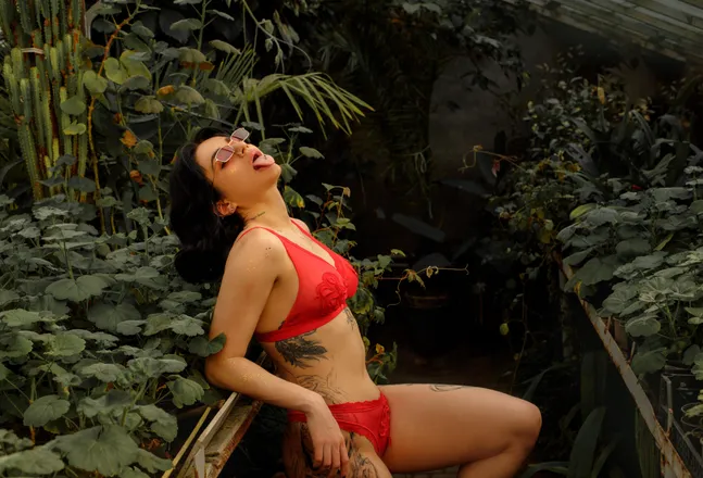 OnlyFans cuenta yanasneba header 2