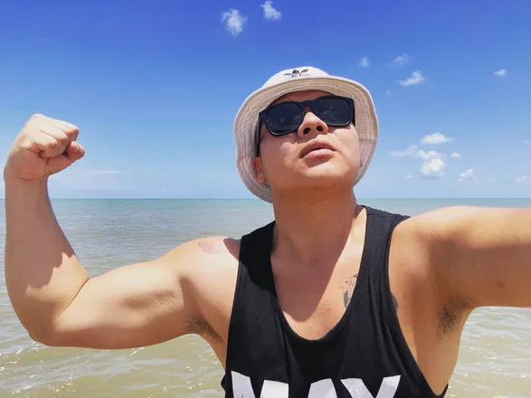 OnlyFans account  crisventura98 header 2