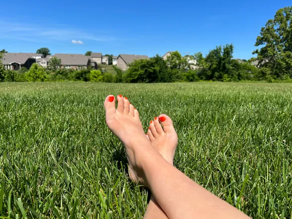OnlyFans cuenta ogprettylittlefeet header 2