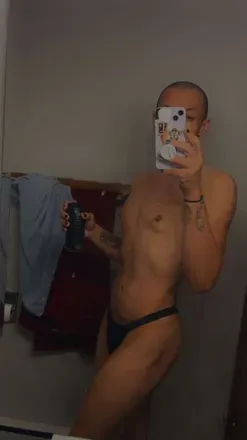 OnlyFans cuenta krystalkurse avatar 1