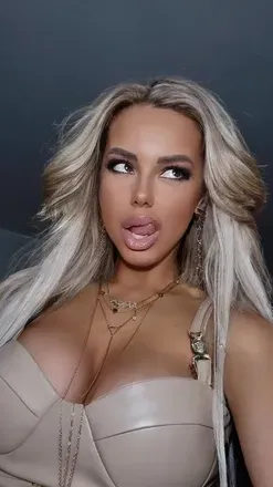 OnlyFans account  ann-g header 2