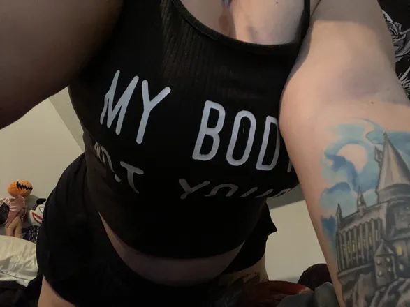 OnlyFans cuenta yodemonsitsmeyagirl header 2