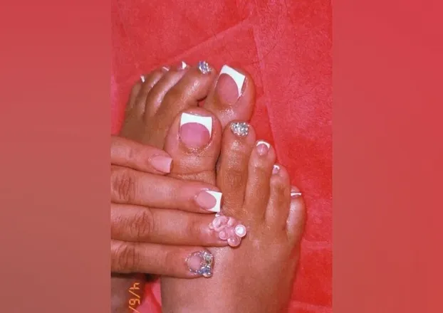 OnlyFans cuenta prettytoesnation header 2