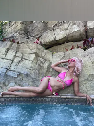 OnlyFans cuenta karamiadarling header 2