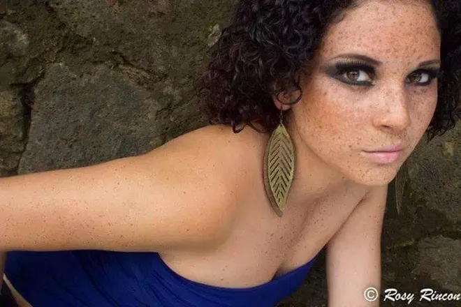 OnlyFans cuenta annierimartt header 2