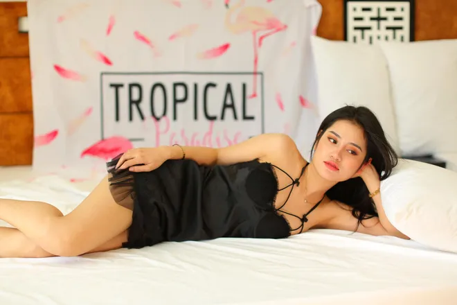OnlyFans account  hatrang93 header 2